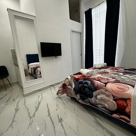 Nanninella Guest House Napoli Bagian luar foto