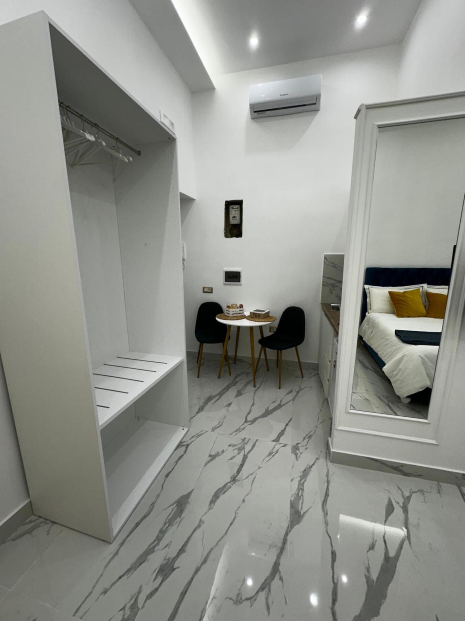 Nanninella Guest House Napoli Bagian luar foto