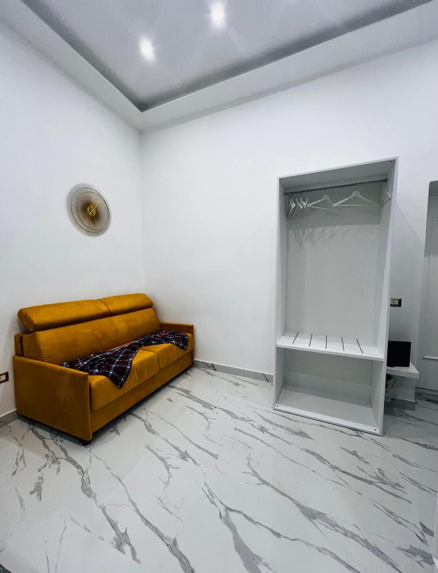 Nanninella Guest House Napoli Bagian luar foto