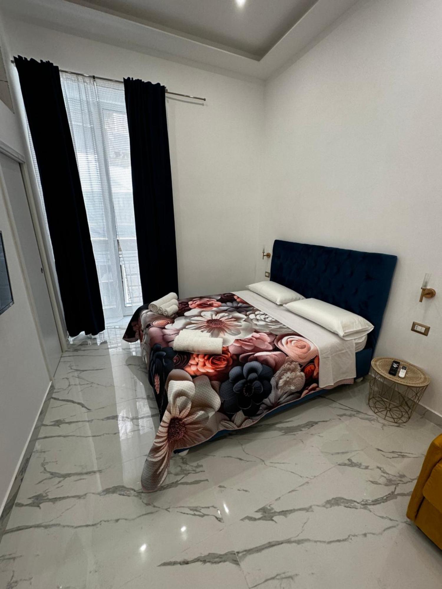 Nanninella Guest House Napoli Bagian luar foto